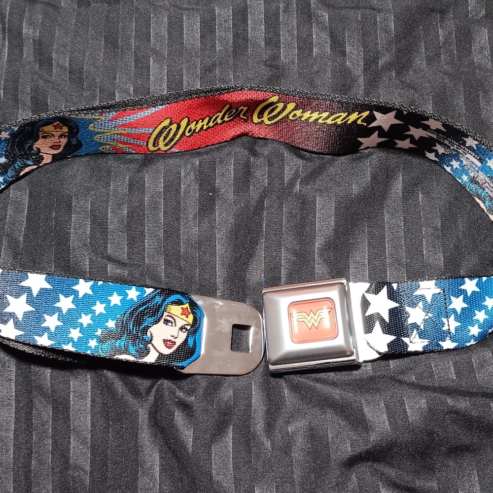 Wonder Woman Logo Buckle Down Belt